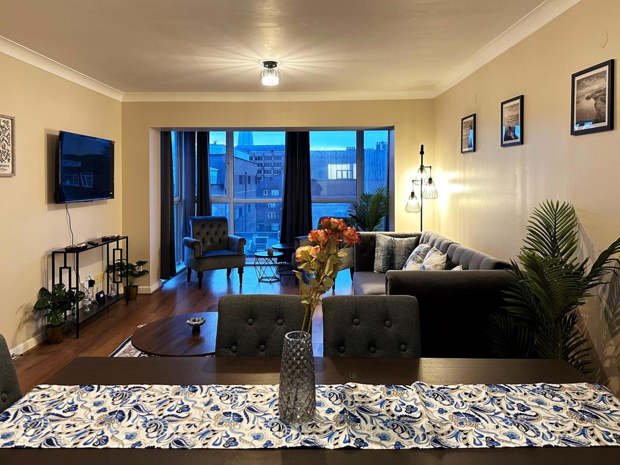 Betty's Place In Tower Hill - 2 Double Beds, Max 4 People, Great Location In * Лондон