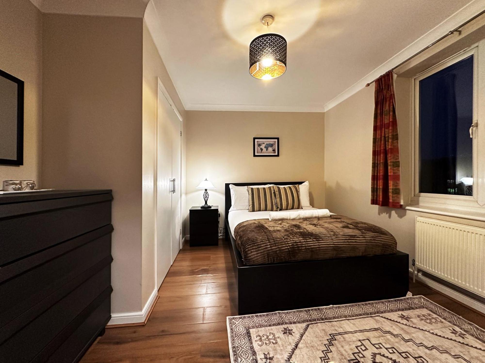 Апартаменты Betty's Place In Tower Hill - 2 Double Beds, Max 4 People, Great Location In *