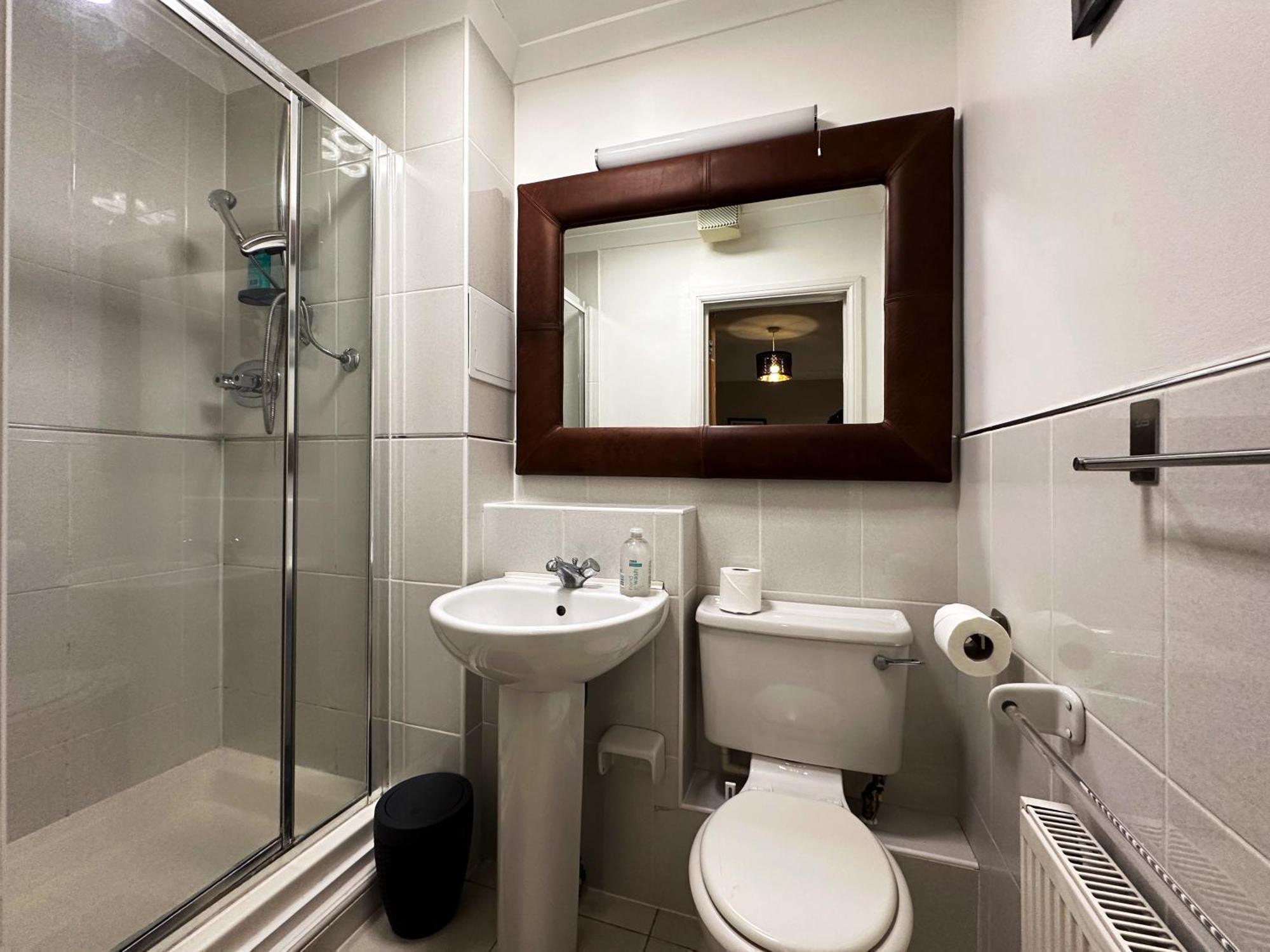 Апартаменты Betty's Place In Tower Hill - 2 Double Beds, Max 4 People, Great Location In