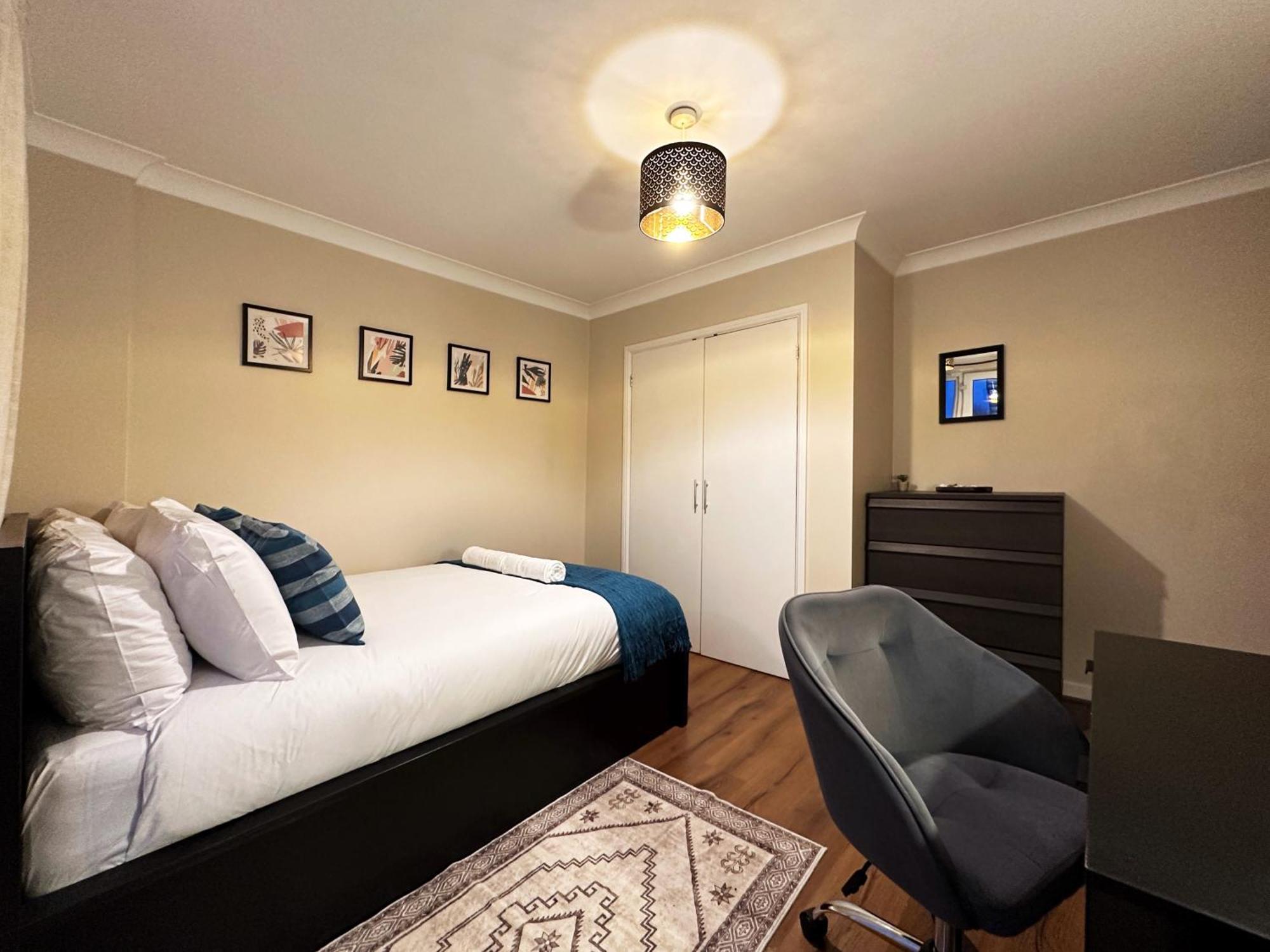 Апартаменты Betty's Place In Tower Hill - 2 Double Beds, Max 4 People, Great Location In *