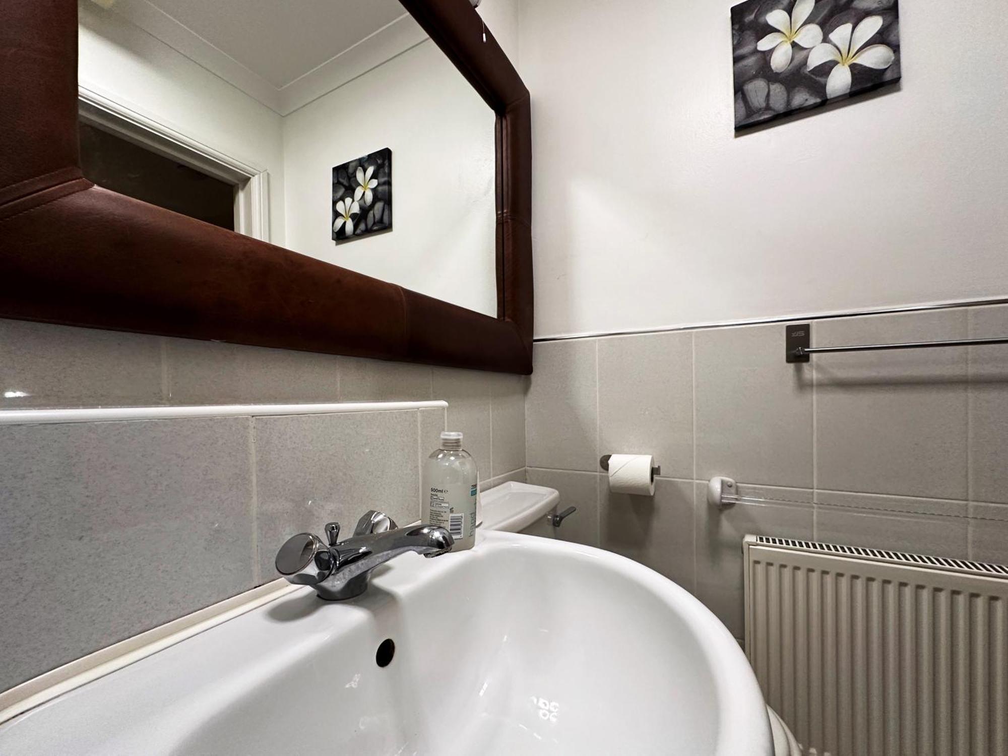 Betty's Place In Tower Hill - 2 Double Beds, Max 4 People, Great Location In Лондон