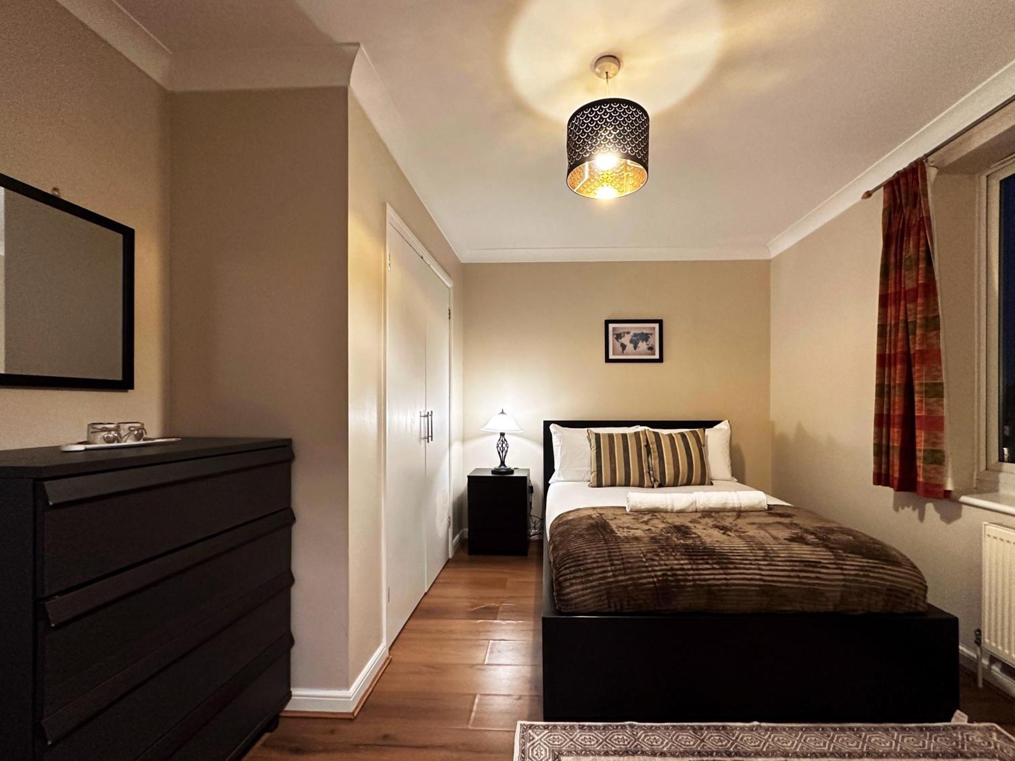 Betty's Place In Tower Hill - 2 Double Beds, Max 4 People, Great Location In Апартаменты *